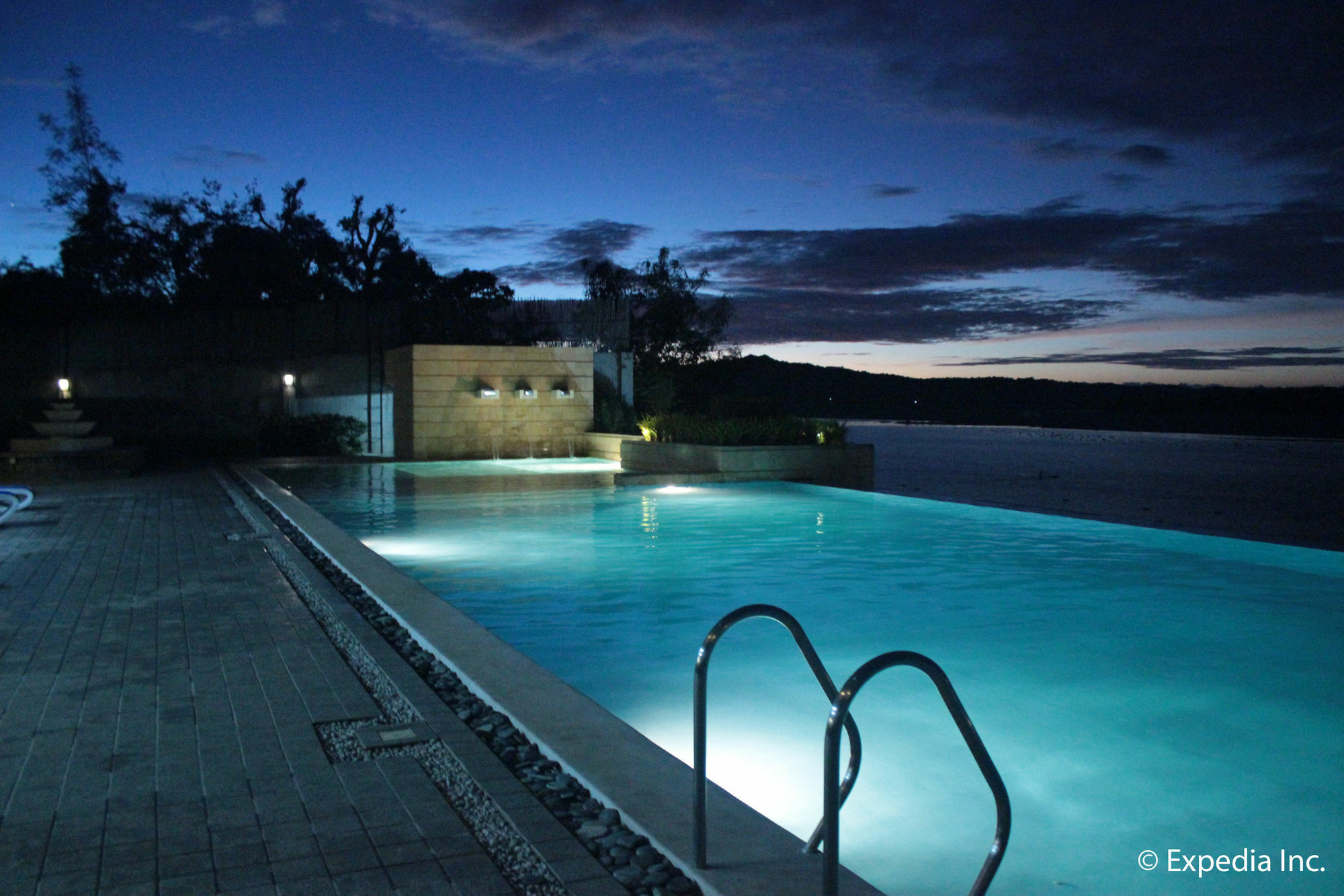 Rivermount Hotel And Resort Sarrat Zewnętrze zdjęcie